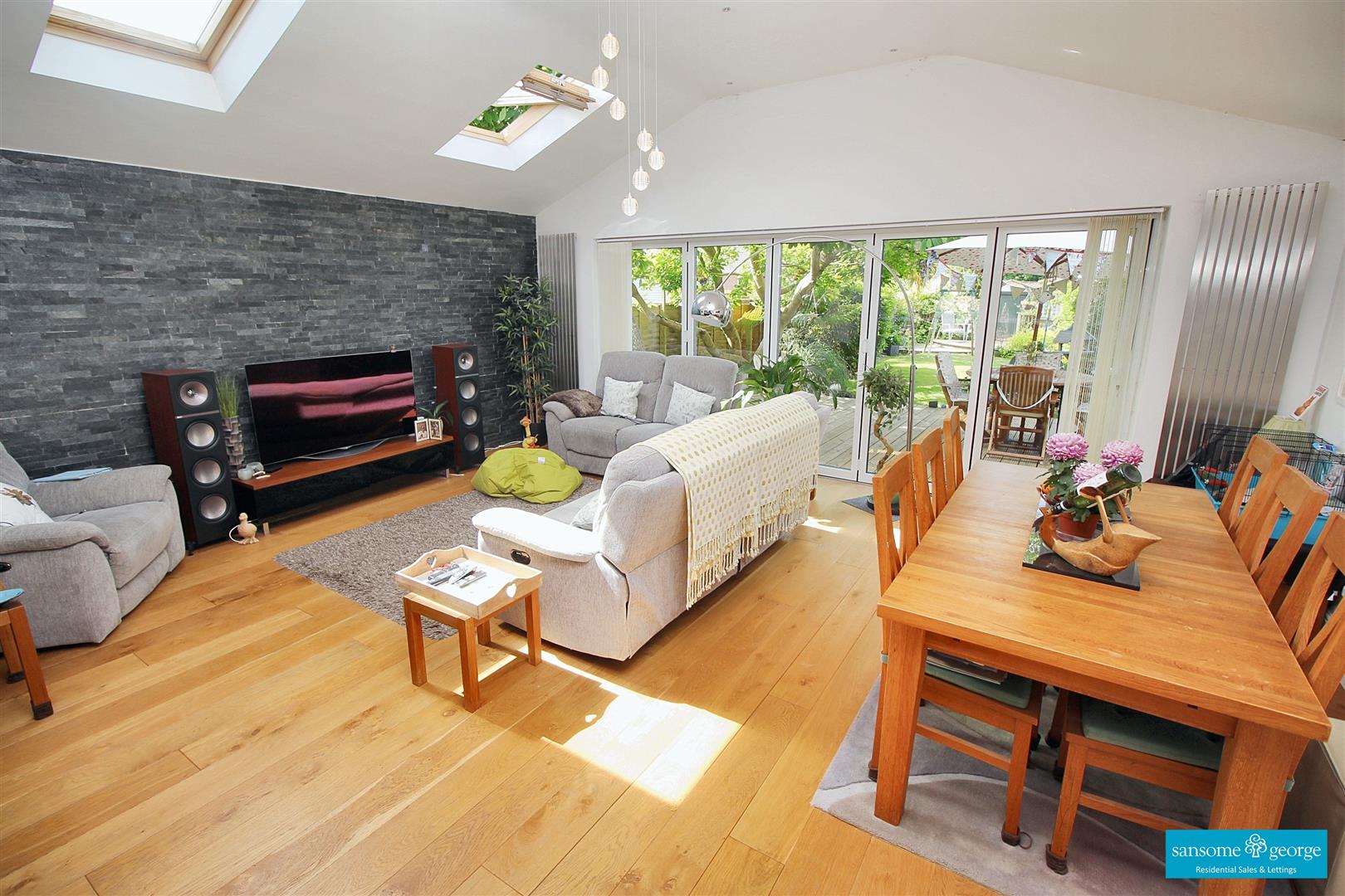 4 bed property in Holybrook Crescent, Reading
